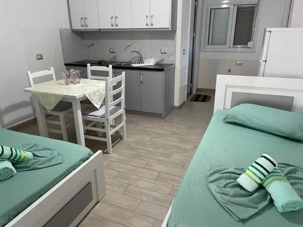 Wave N' Sea Apartments Himarë Eksteriør billede