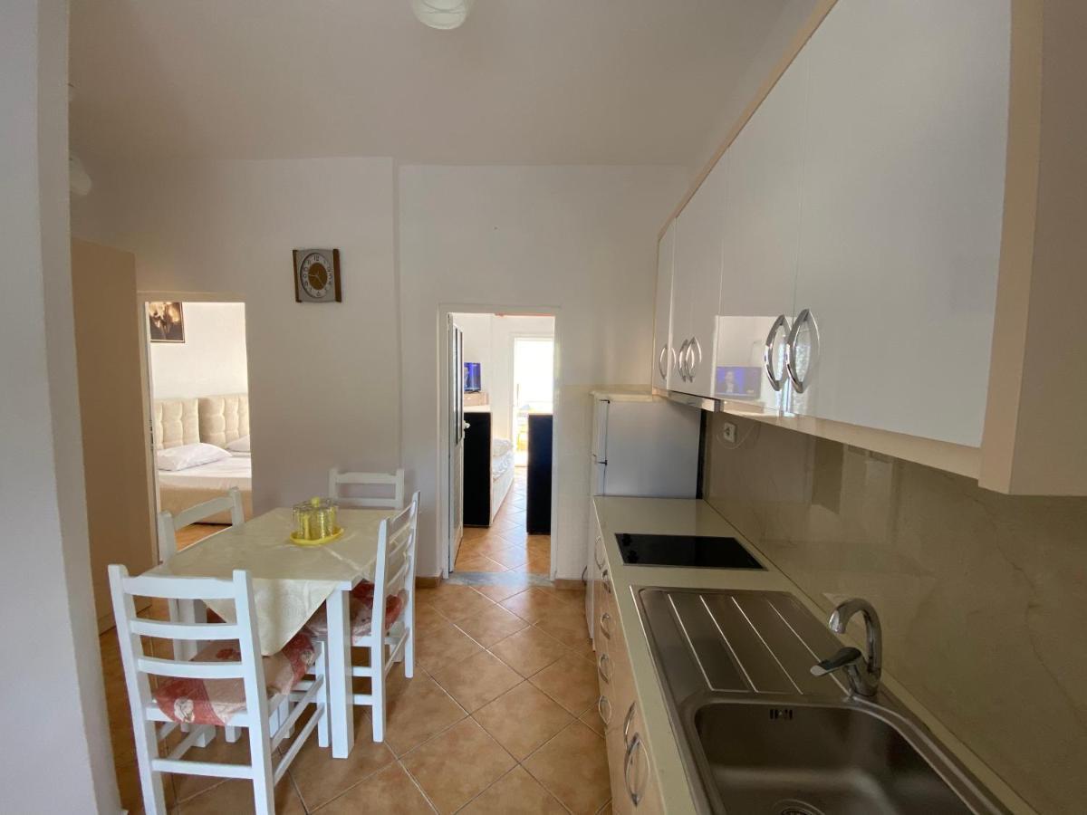Wave N' Sea Apartments Himarë Eksteriør billede