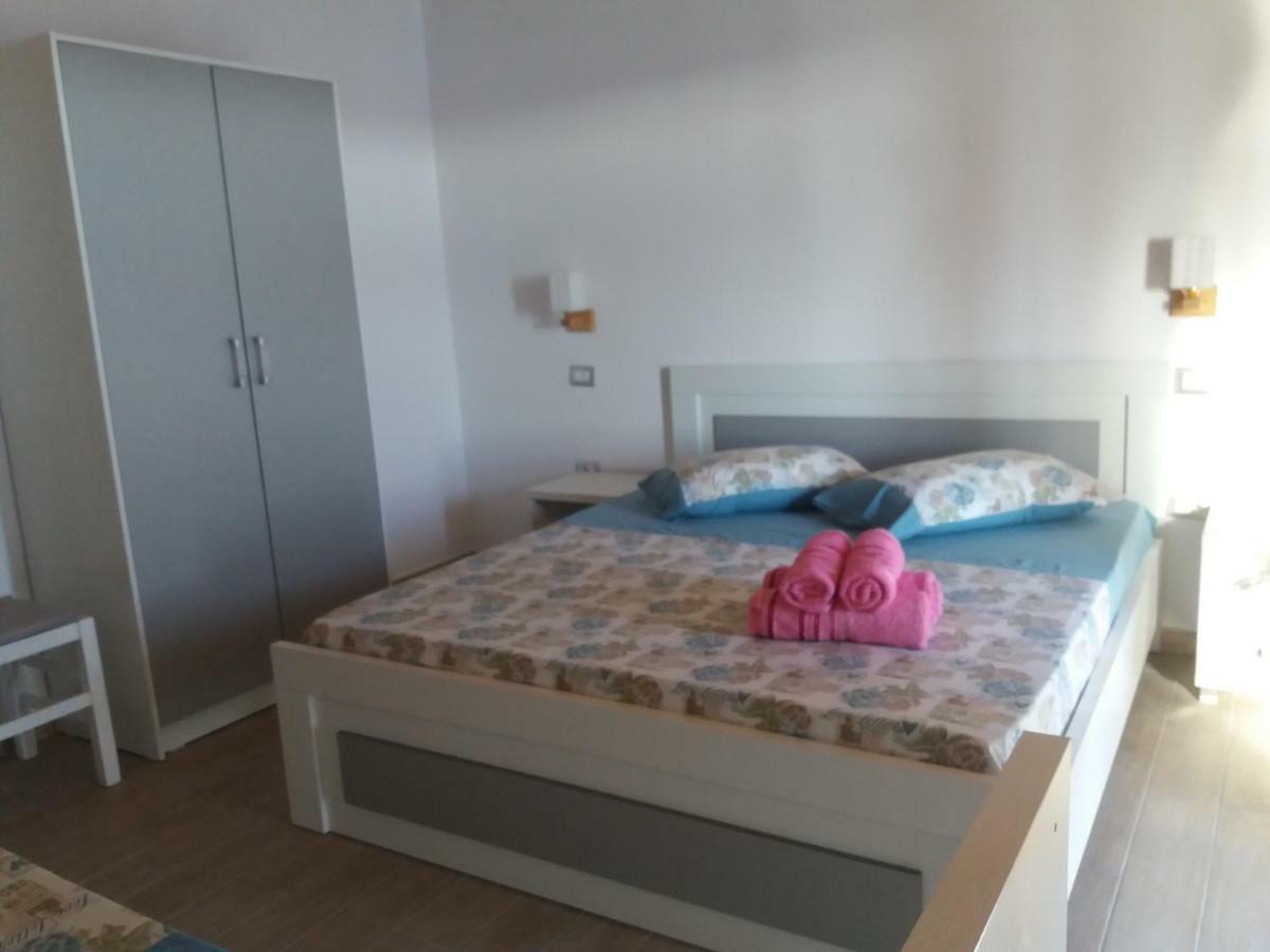 Wave N' Sea Apartments Himarë Eksteriør billede